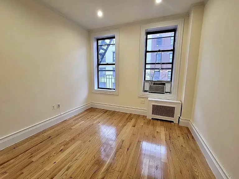 131 Thompson St #4Y — Photo 3