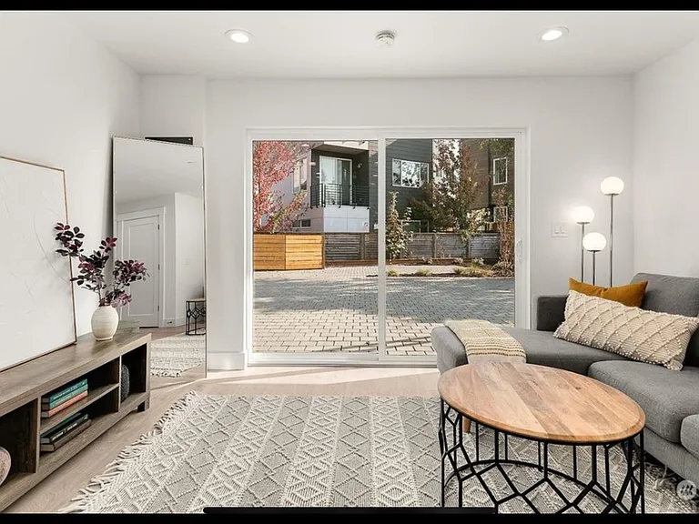10430 8th Ave NW — Photo 6