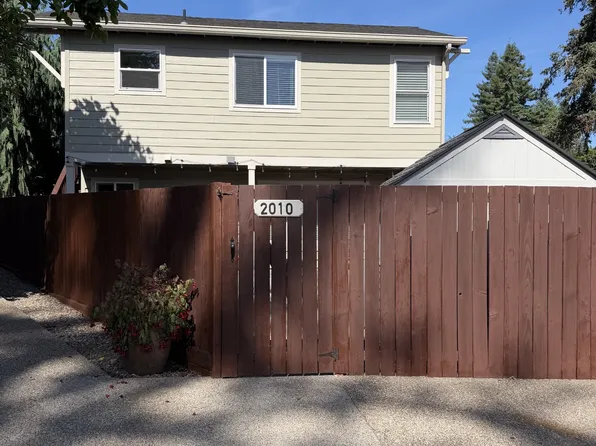 (undisclosed Address), West Linn, OR 97068