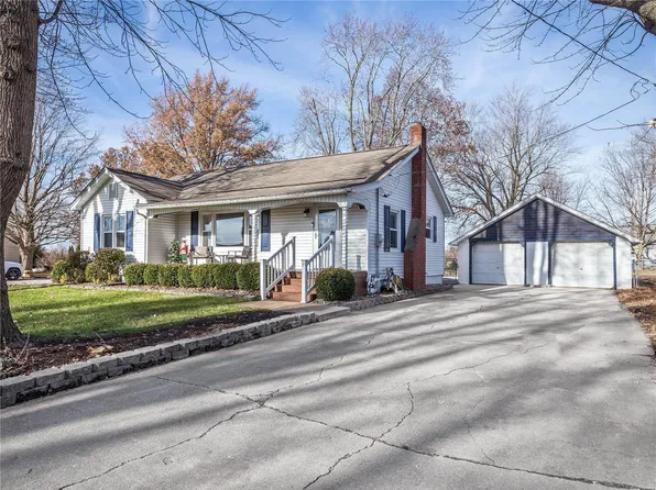 609 W Division St, Marine, IL 62061