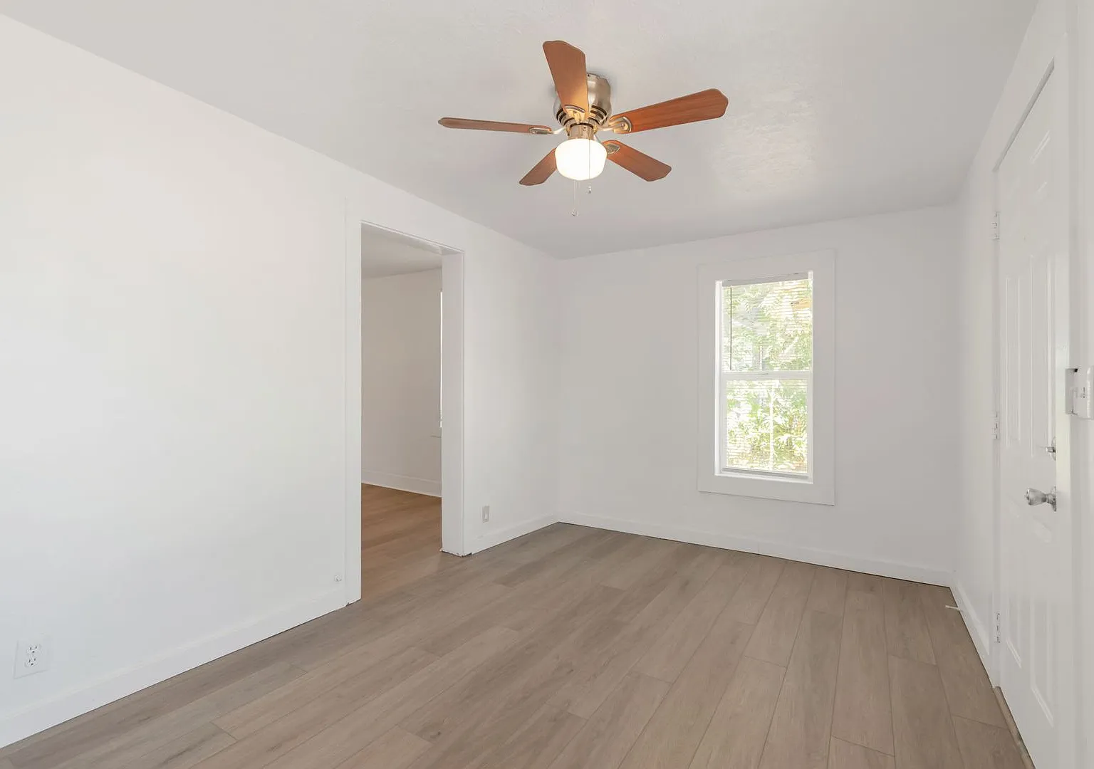 Awesome Priced Magna Duplex Unit! — Photo 4