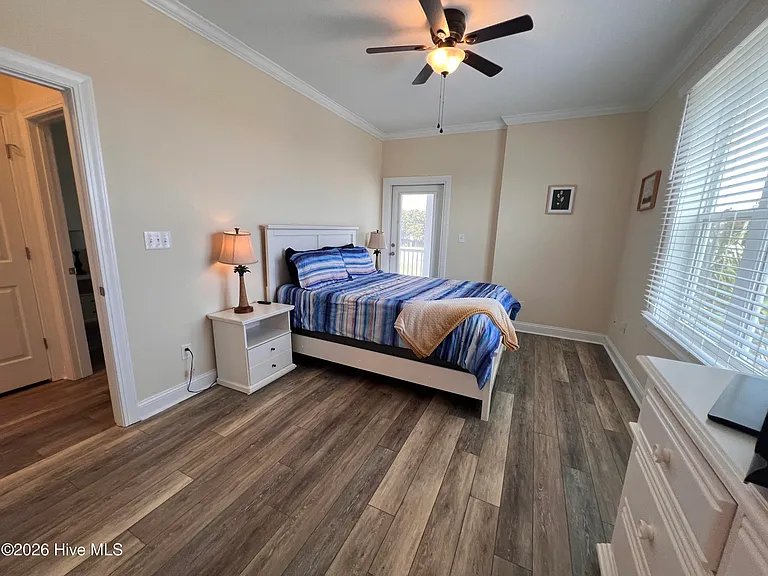 3307 Emerald Dr #EAST — Photo 13