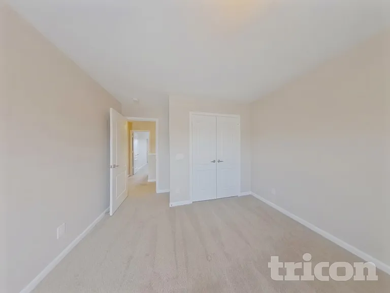 1048 Silverberry St — Photo 9