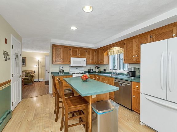 5th image of 14 Burnside Ln