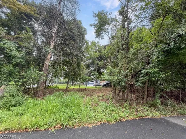18 Whipporwill Rd, Mount Olive Twp., NJ 07828