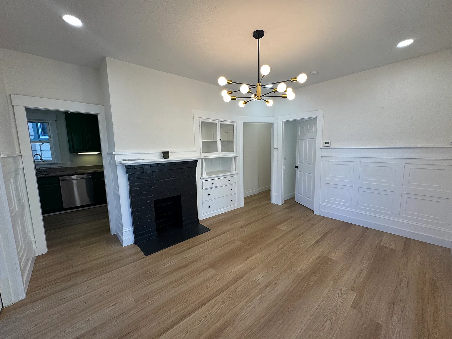4 bed, $5,000 — Photo 3