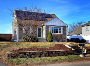 131 S End Rd, East Haven, CT 06512