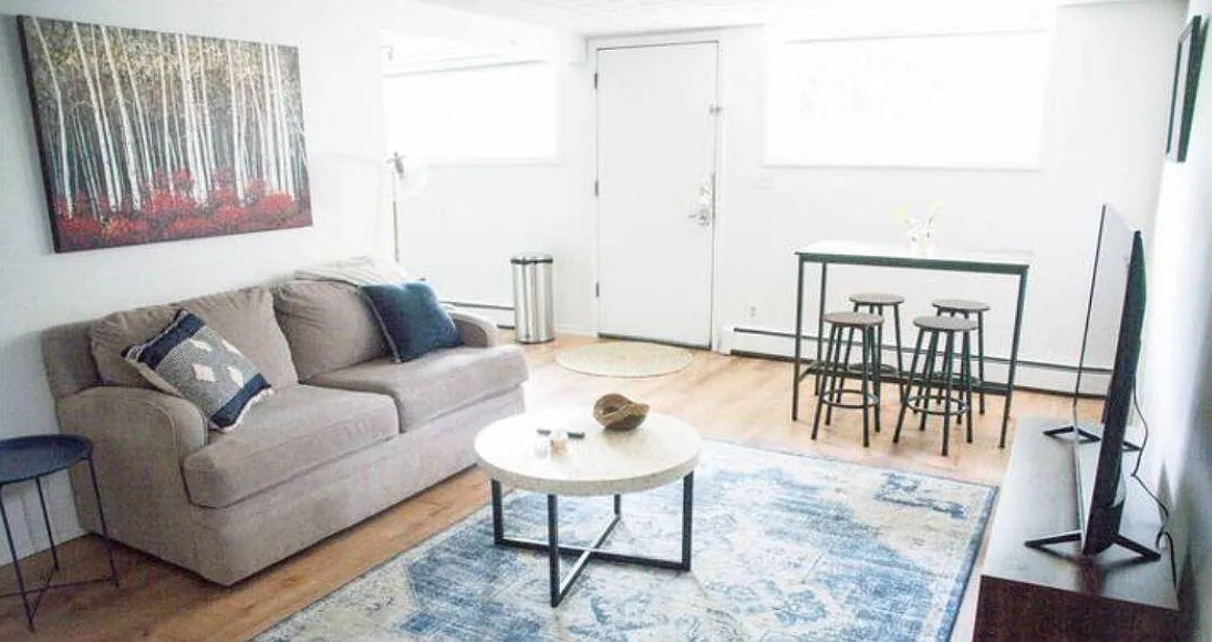 2 bed, 1000 sqft, $2,450 — Photo 3