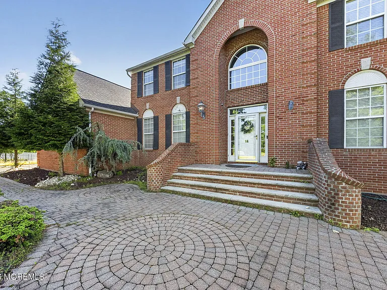 14 Heathrow Ct — Photo 3