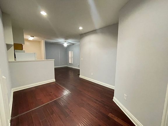 2nd image of 701 S Mariposa Ave #701106