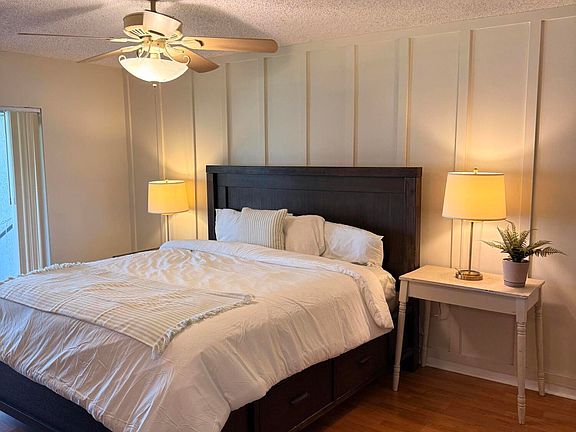 3rd image of 8499 Lakepoint Court