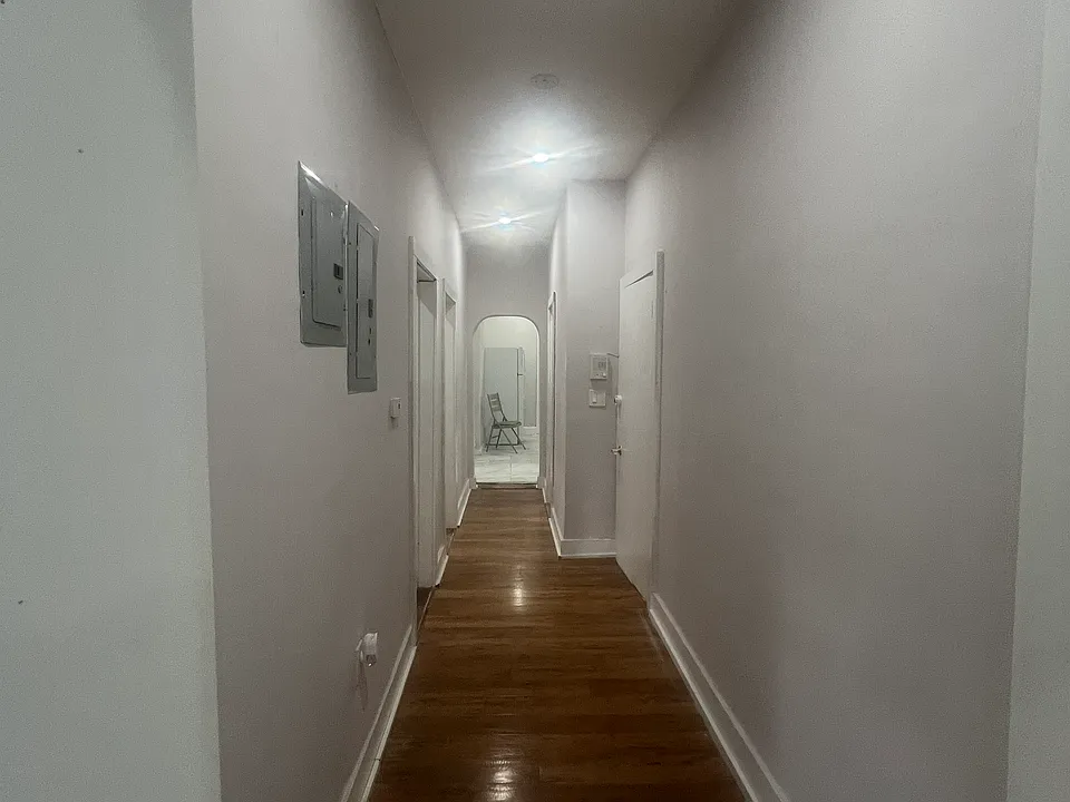 Building Photo 3
