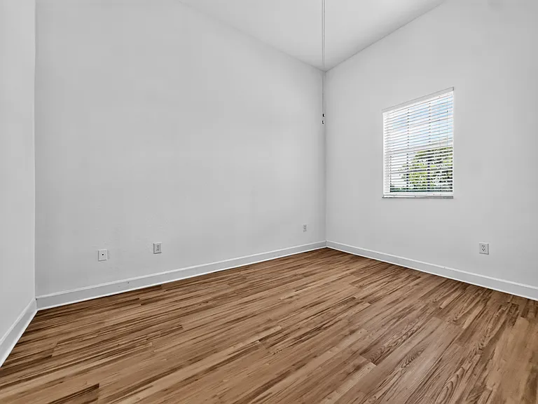 625 SW 146th Ter #901 — Photo 22