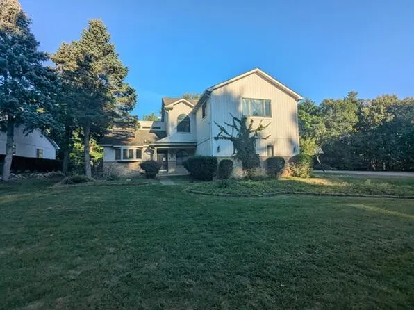 4278 Arbour Dr, Commerce Township, MI 48390
