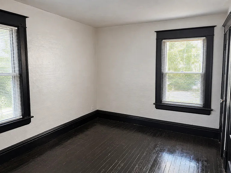 50-52 Winterroth St — Photo 12