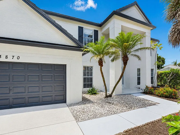 3870 Sabal Lakes Rd — Photo 2