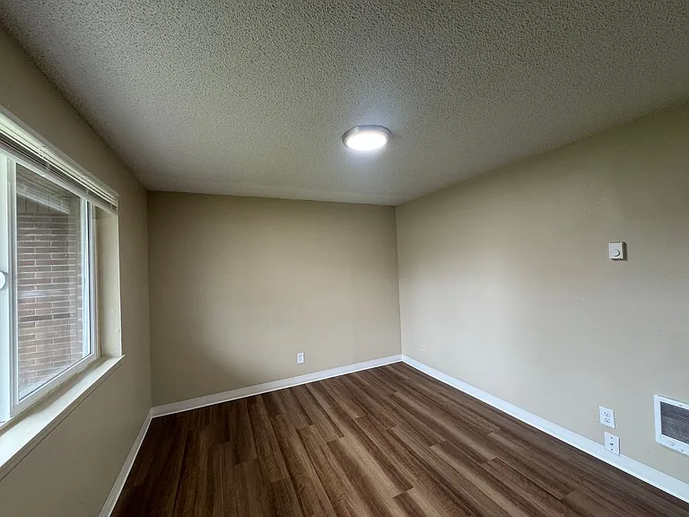 John Mark Apartments — Photo 2
