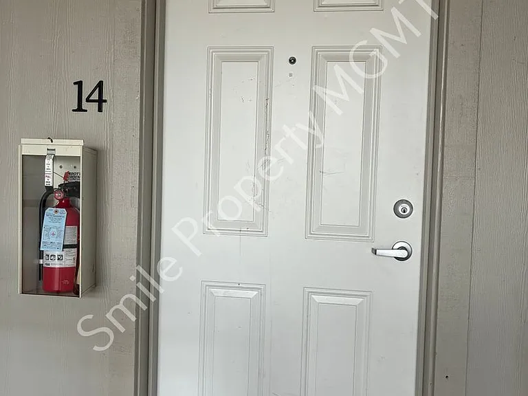 6940 SE Long St — Photo 2
