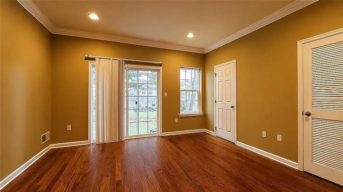 4 bed, 4.5 bath, 2252 sqft, $2,550 — Photo 2