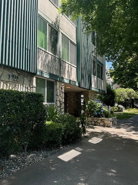 1711 P St #302