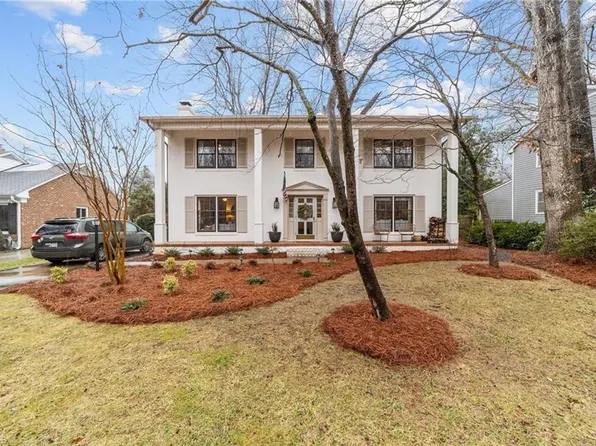 914 Jefferson Rd, Greensboro, NC 27410