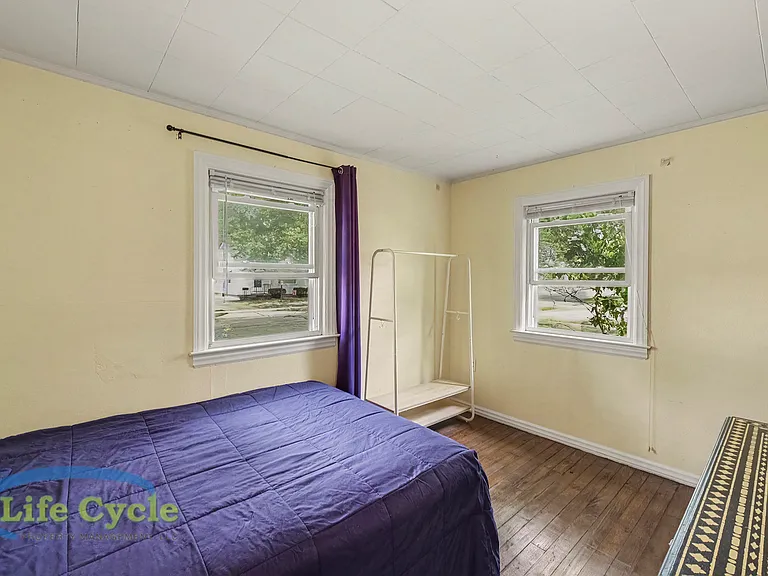 2052 Collingwood Ave SW — Photo 7