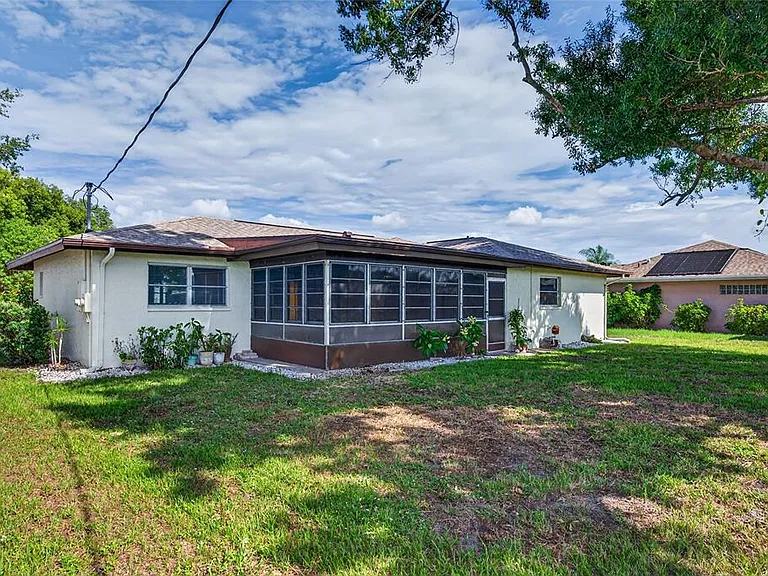 430 Sunnyside Dr — Photo 32