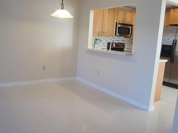 4th image of 454 NE 210th Circle Ter #B