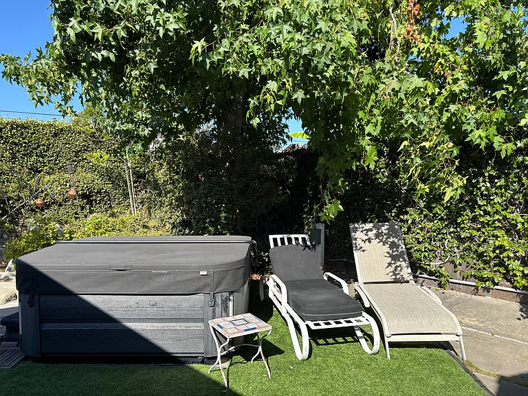 Mount Frissell Dr — Photo 43