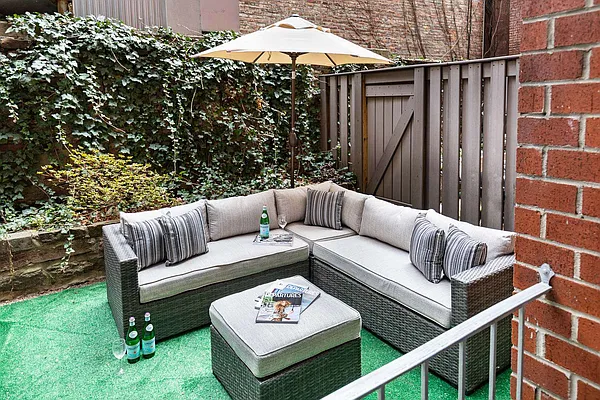 Sold by Compass | media 10