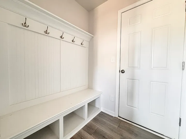 2350 Donnelly Hills Ln — Photo 17