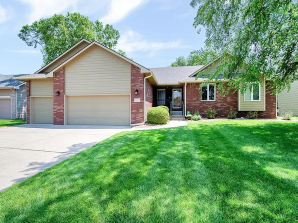 3010 N Brush Creek Cir, Wichita, KS 67205