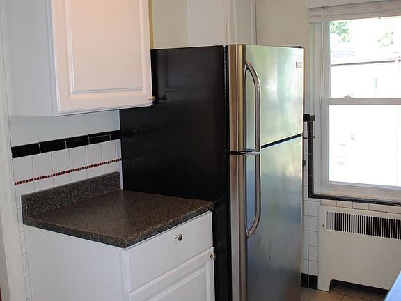 3rd image of 3424 Shaw Ave #4451634