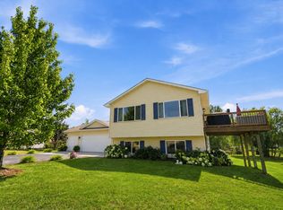 926 Steamboat Ln, Montrose, MN 55363