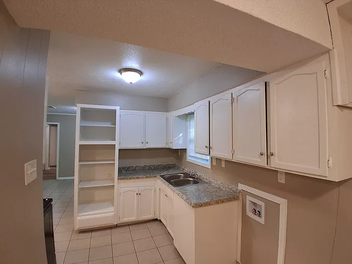 4285 Trudy St — Photo 7