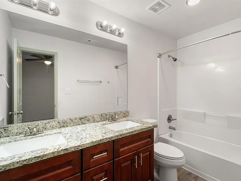 2702 Appian Way — Photo 13