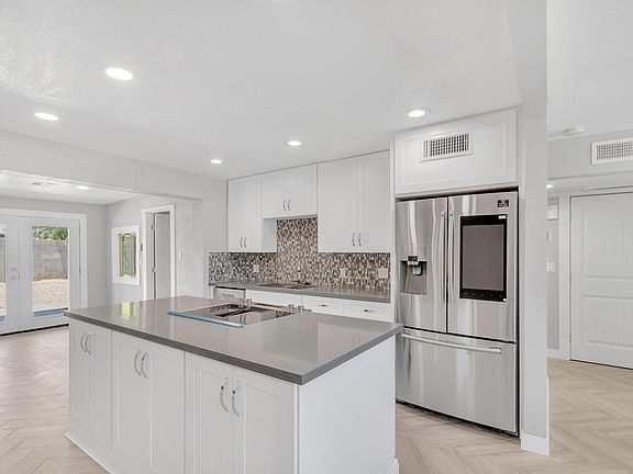 3rd image of 8012 E Elm Dr