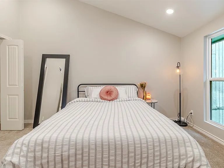 6915 Ten Oaks Cir — Photo 20