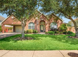 716 High Ridge Dr, Friendswood, TX 77546