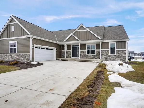 N111W7096 Augusta LANE, Cedarburg, WI 53012