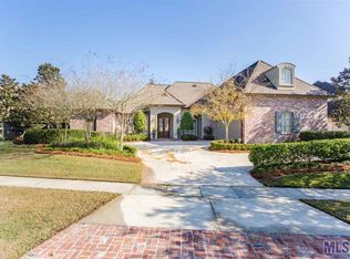18560 Santa Maria Dr, Baton Rouge, LA 70809