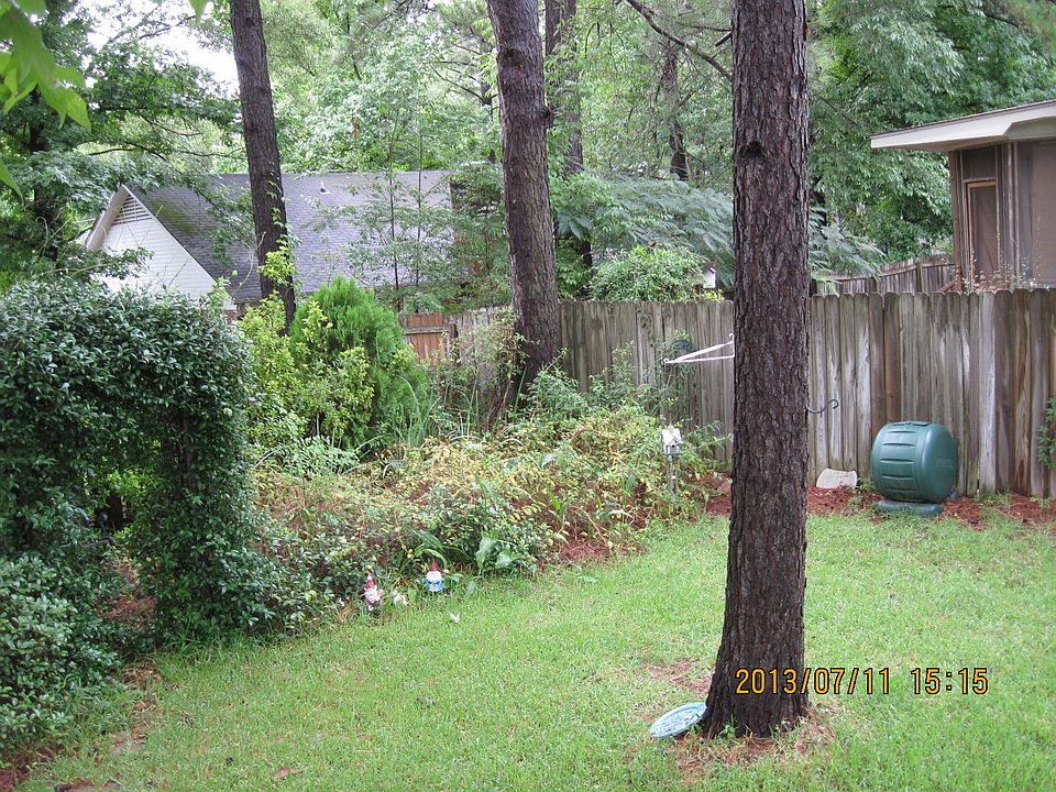 fenced yard for dogs