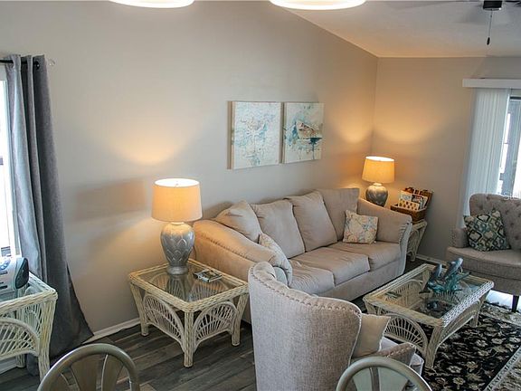 4th image of 1800 Curry Ave #49