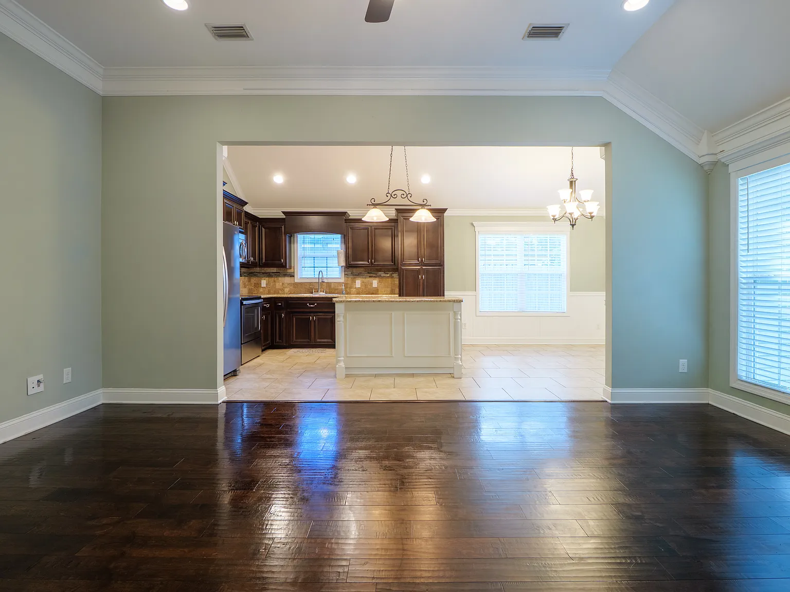 3 bed, 1462 sqft, $1,800 — Photo 4