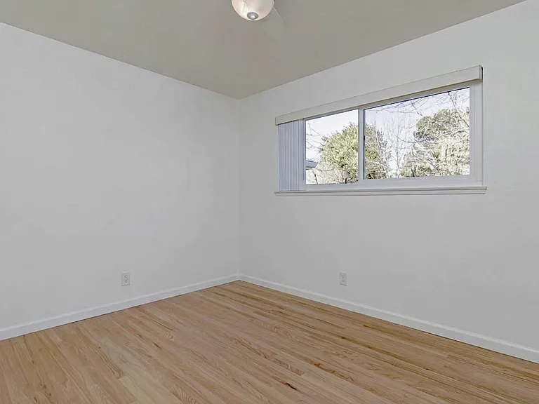 1108 Alice St — Photo 18