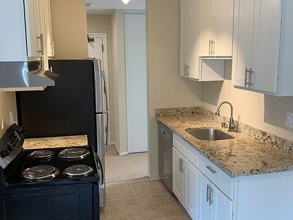 5th image of 1845 Green St #303