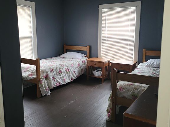 4th image of 1864 Hastings Ave