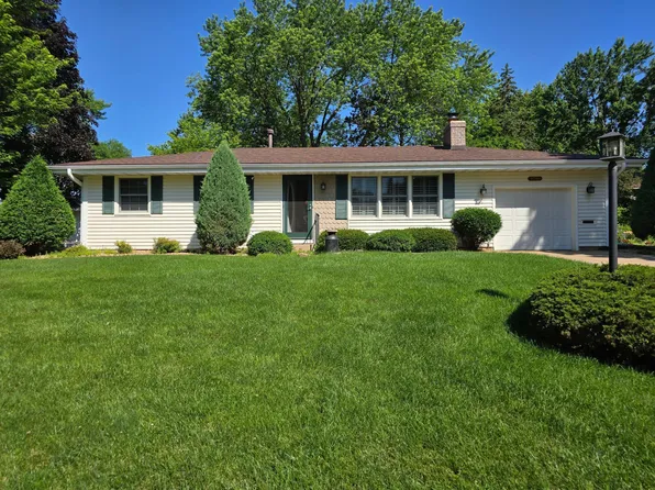 4516 Poplar Bridge Rd, Bloomington, MN 55437