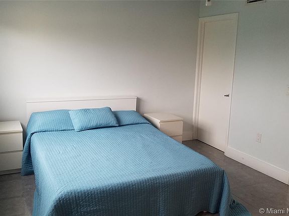 2nd image of 8215 Lake Dr #502