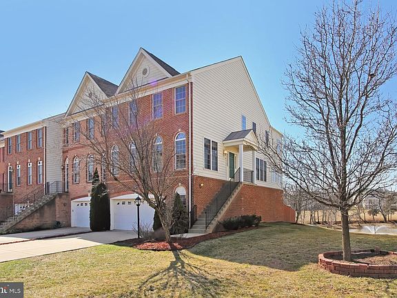 2nd image of 22607 Upperville Heights Sq